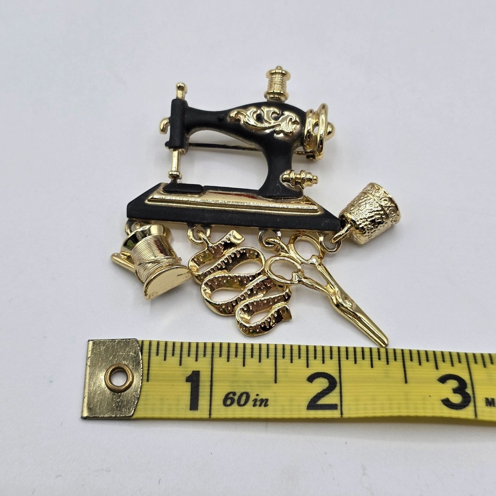 Danecraft Sewing Machine Charm Brooch Pin Miniature Spool Scissors Thimble Tape - Picture 3 of 8